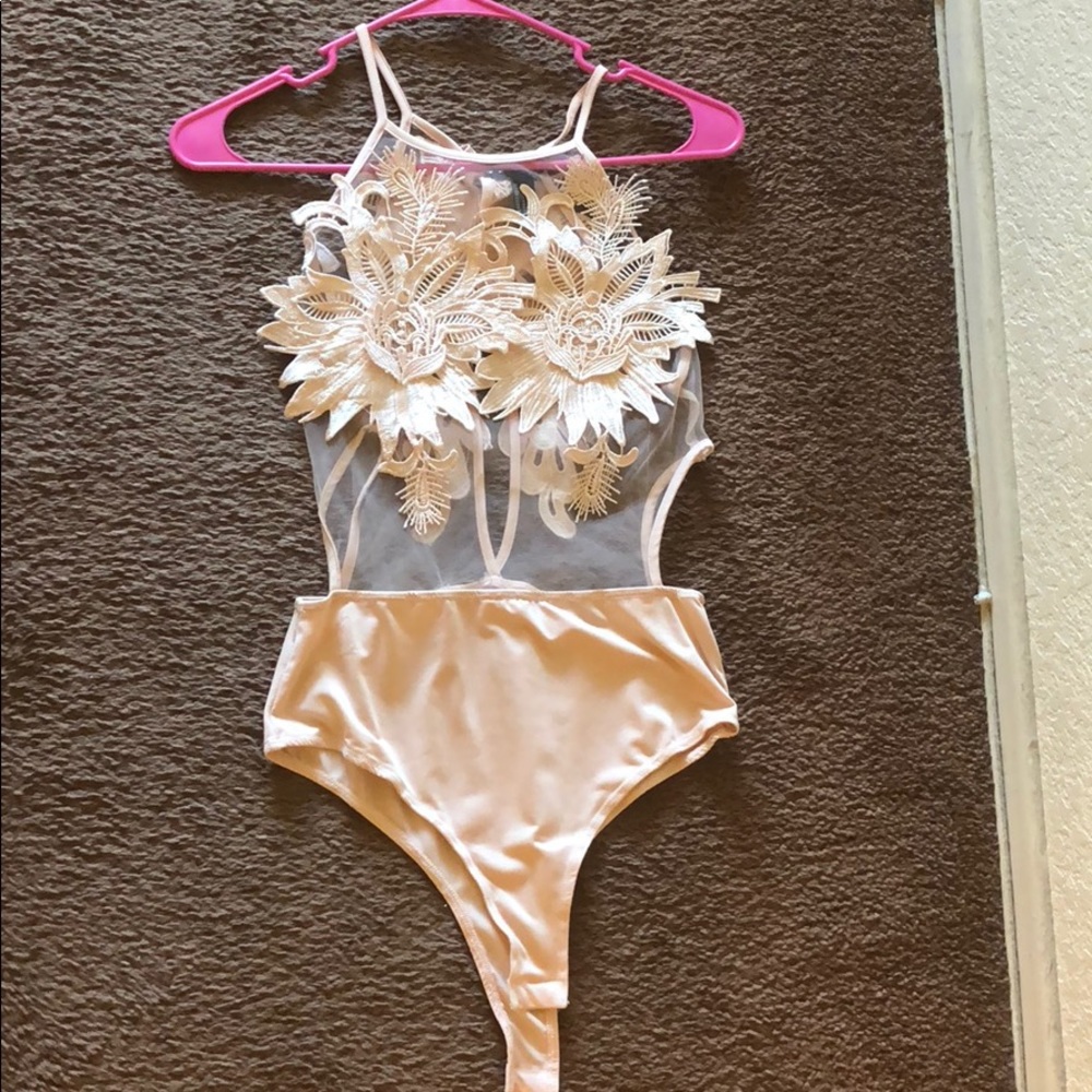 Beautiful bodysuit with vintage floral print
